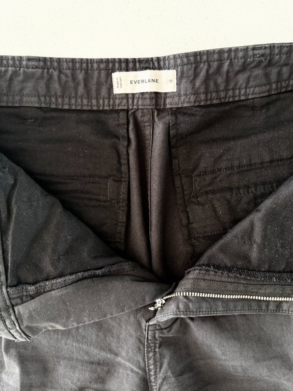 Everlane Everywhere Pants, Black, Size 12 - Picture 4 of 11